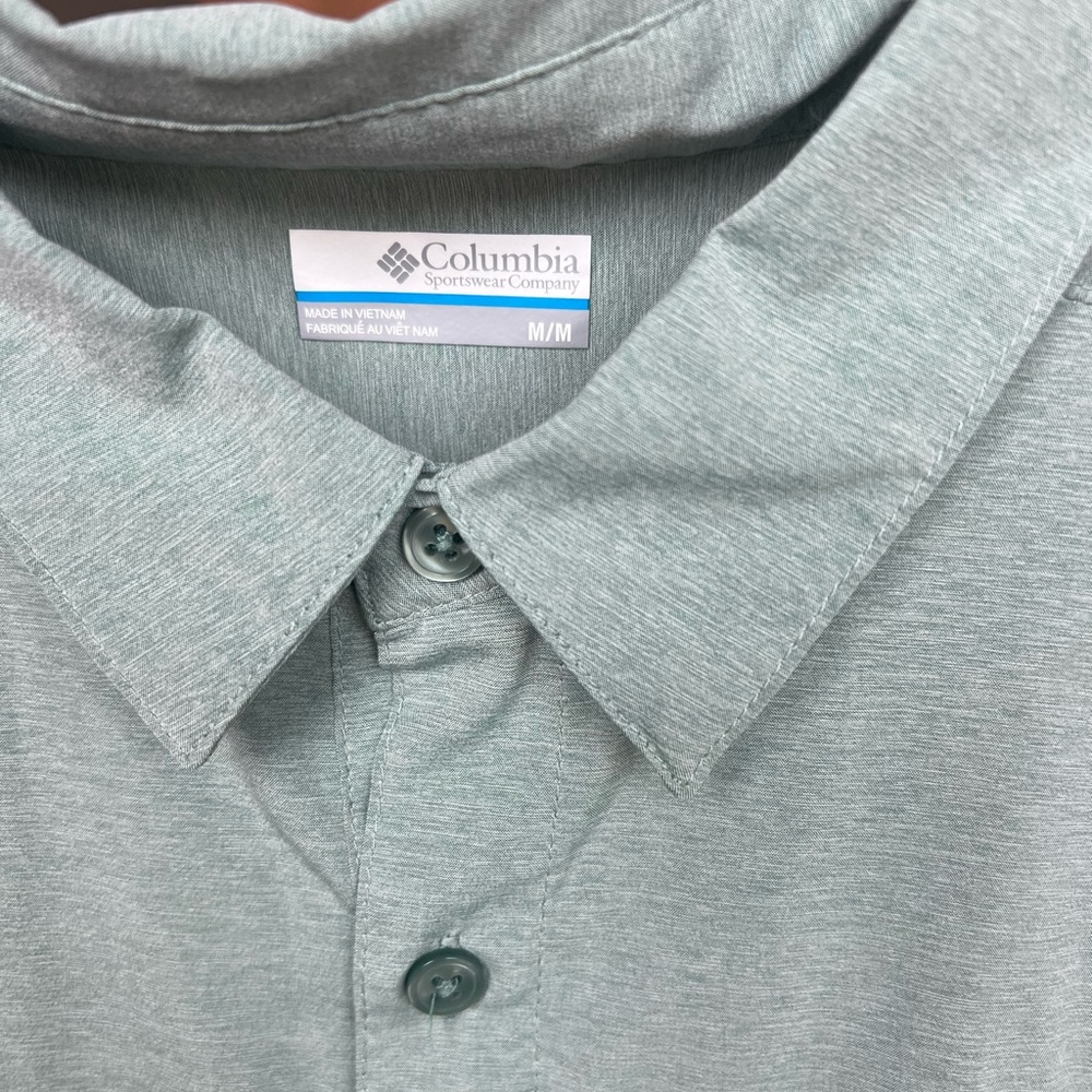 Men’s medium Columbia shirt